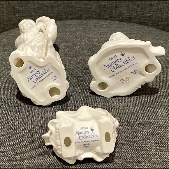 Avon Nativity Collectibles White Porcelain Holy Family Set...